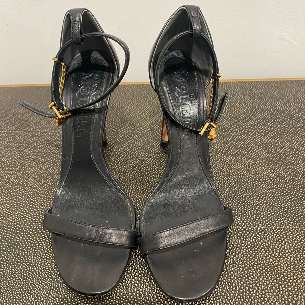 Alexander Mqueen Black Heels with Gold Chain with Skeleton keychain
